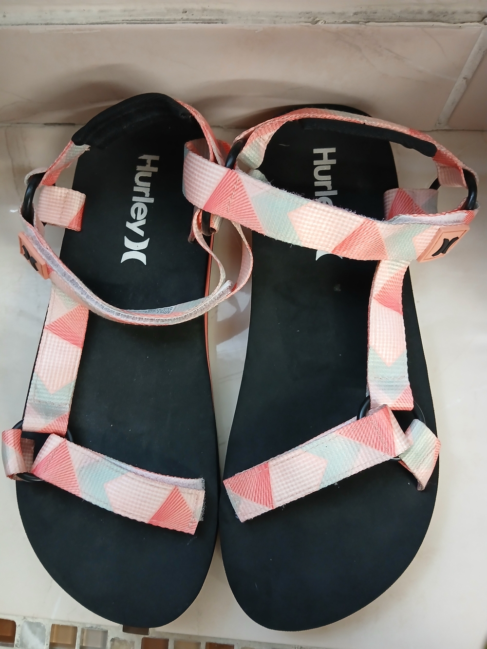 Hurley Geometric Coral & Mint Strap Sandals